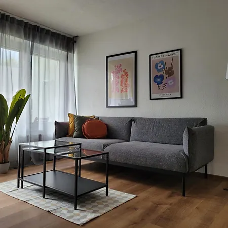 Living Flat, Eine Mit Zwei Schlafzimmern Und Balkon Schorndorf (Baden-Wurttemberg)