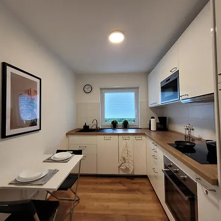 Living Flat, Eine Mit Zwei Schlafzimmern Und Balkon Daire