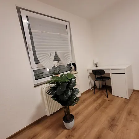 Living Flat, Eine Mit Zwei Schlafzimmern Und Balkon Daire Schorndorf (Baden-Wurttemberg)
