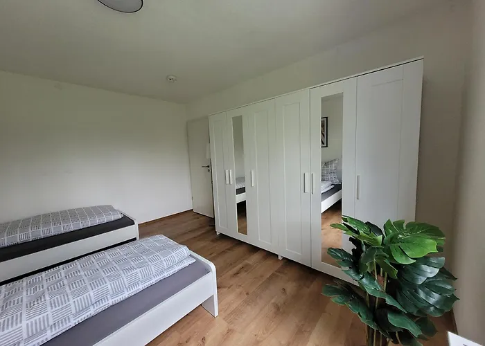 Living Flat, Eine Mit Zwei Schlafzimmern Und Balkon *