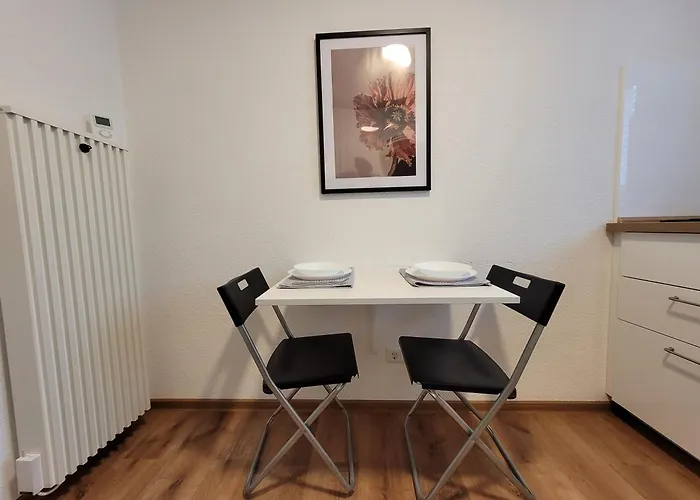 Living Flat, Eine Mit Zwei Schlafzimmern Und Balkon * Schorndorf (Baden-Wurttemberg)