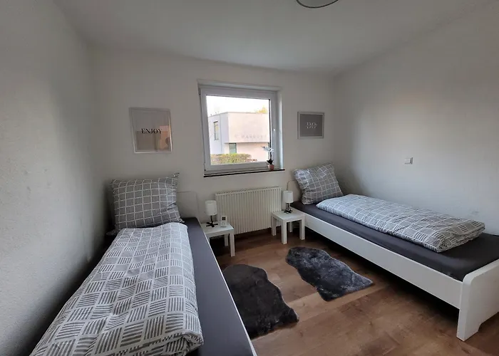 Living Flat, Eine Mit Zwei Schlafzimmern Und Balkon * Schorndorf (Baden-Wurttemberg)