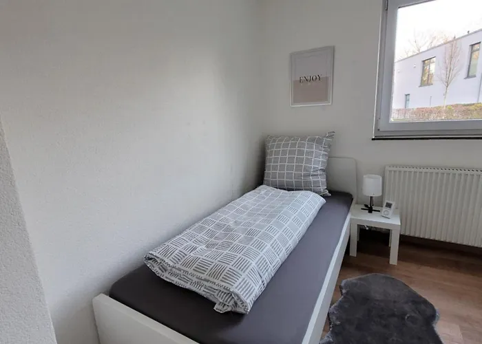 Living Flat, Eine Mit Zwei Schlafzimmern Und Balkon Apartamento Schorndorf (Baden-Wurttemberg)
